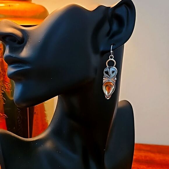 NWOT Owl drop earrings - Picture 2 of 3